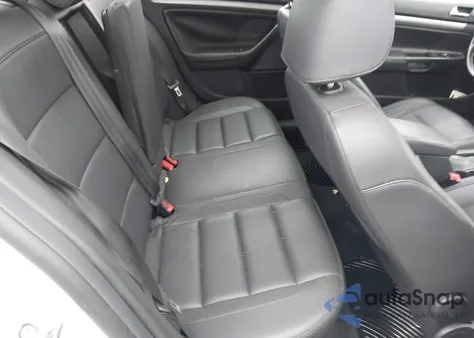 2010 Volkswagen Jetta Limited Edition from USA, damaged, VIN 3VWRZ7AJ4AM123924